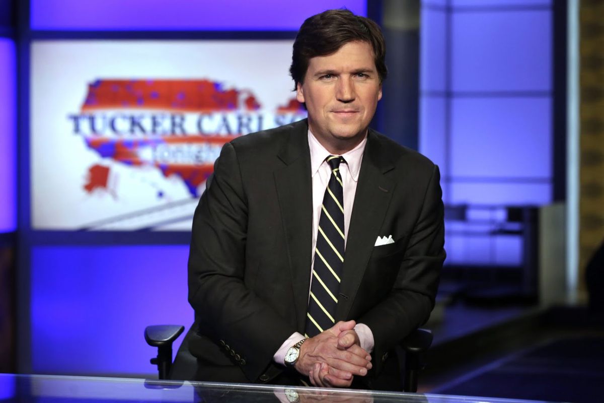 Một tờ báo địa phương đưa tin Tucker Carlson có kế hoạch chuyển đổi một nhà để xe thành một studio Fox News. Bây giờ, anh ấy đang lùi lại.