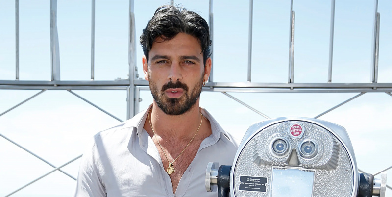 Michele Morrone besucht das Empire State Building