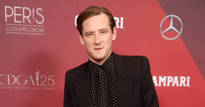 Lewis Pullman roter Teppich