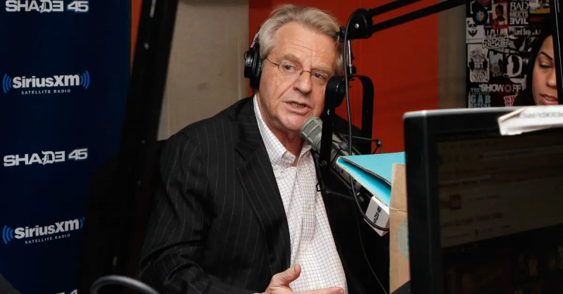 Jerry Springer på SiriusXM 2012.