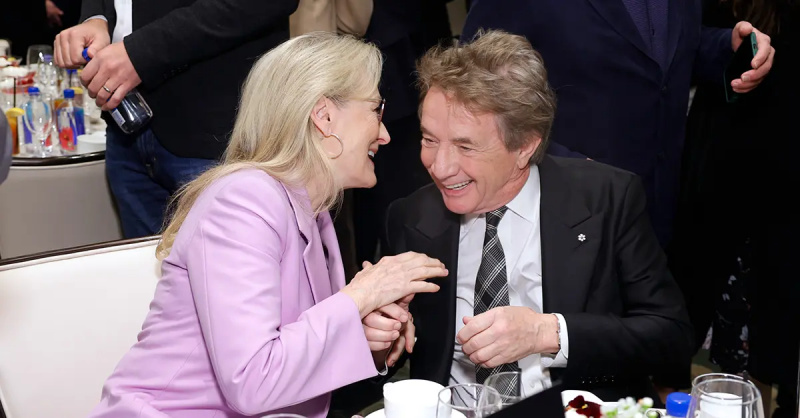 (de izquierda a derecha) Meryl Streep y Martin Short en los Premios AFI en 2024