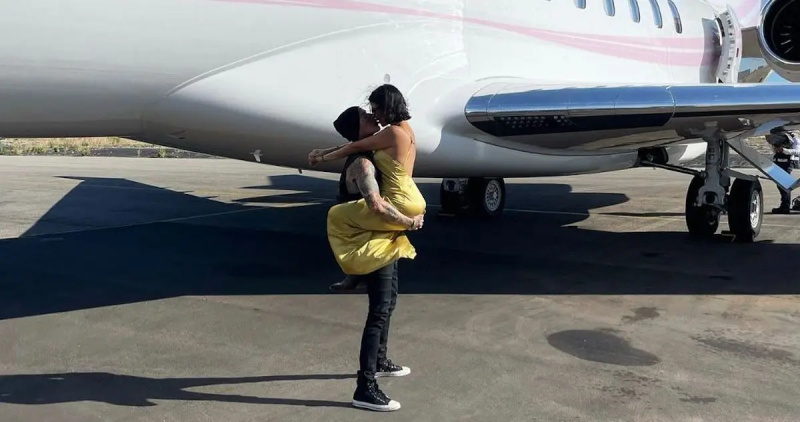 avion de kourtney travis