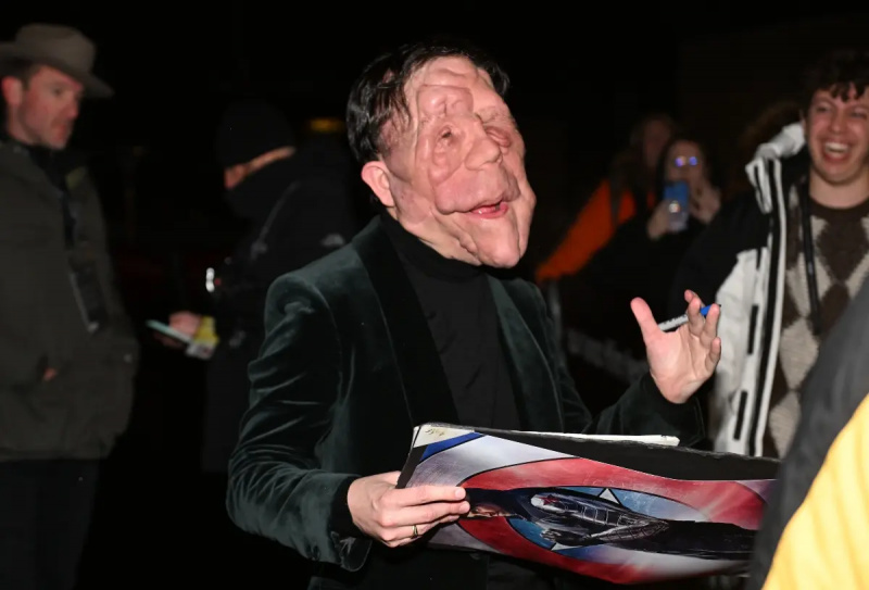 Ist Adam Pearson verheiratet? Werfen wir einen Blick auf seinen Beziehungsstatus und seine aktuellen Aktivitäten