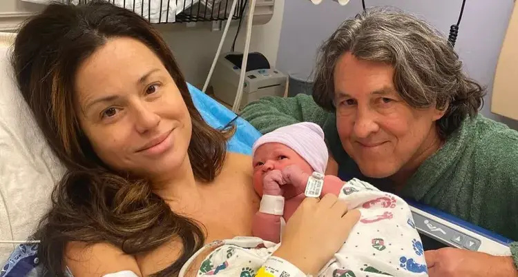 Anais Smith, Cameron Crowe e la loro figlia Vivienne Marie.