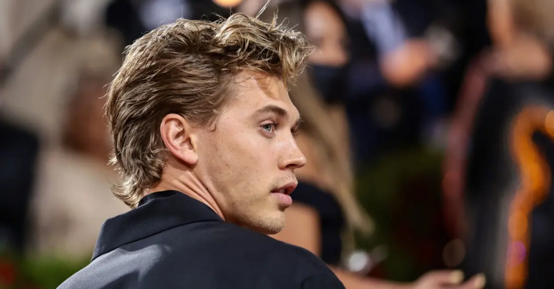 奥斯汀·巴特勒 (Austin Butler) 出席 2022 年的 Met Gala
