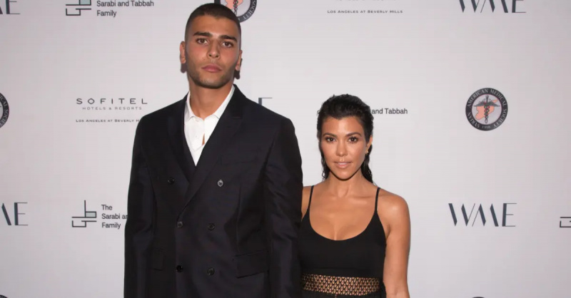 Younes Bendjima et Kourtney Kardashian assistent ensemble à un événement