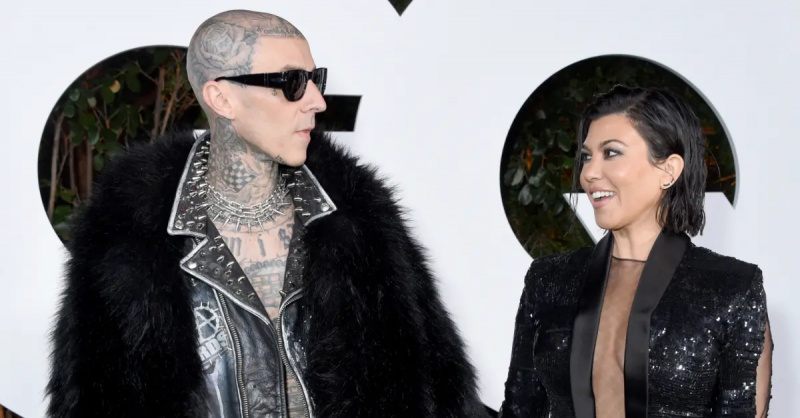 Travis Barker et Kourtney Kardashian assistent ensemble à un événement