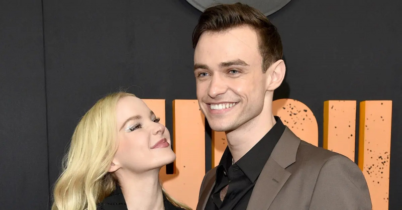 Dove Cameron dan Thomas Doherty