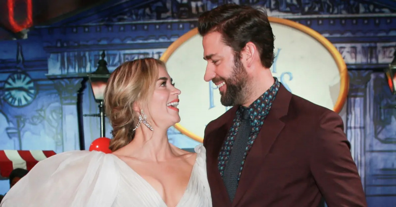 Emily Blunt (izq.) y John Krasinski asisten al estreno de Disney's 'Mary Poppins Returns' at El Capitan Theatre.