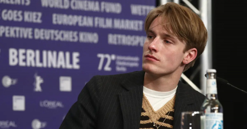 Louis Hofmann au'Der Passfälscher' press conference during the 72nd Berlinale International Film Festival on Feb. 13, 2022.