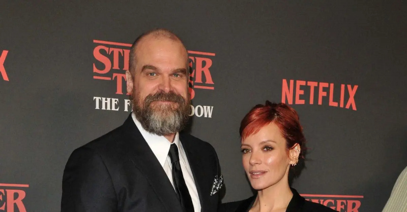 Lily Allen และ David Harbor ดูเหมือนจะเลิกกันในการแต่งงานของพวกเขา