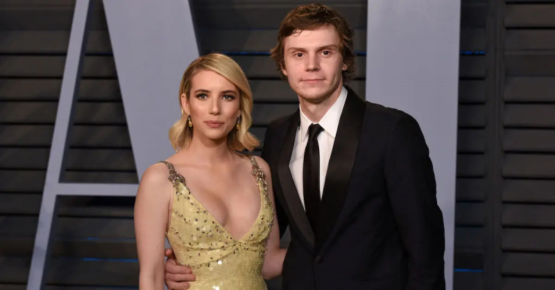 Емма Робертс і Еван Пітерс відвідали вечірку Vanity Fair Oscar у 2018 році в Беверлі-Хіллз