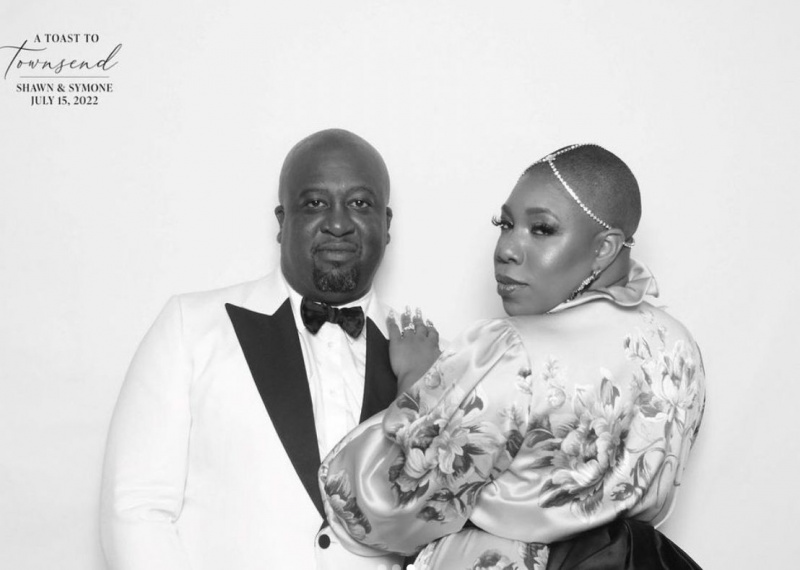 Voditeljica MSNBC-a Symone Sanders udala se ranije ove godine, a njezino vjenčanje bilo je iznenađenje za goste