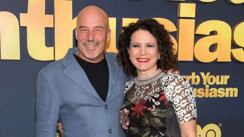 Джим Хардер і Сьюзі Ессман відвідують'Curb Your Enthusiasm' Season 9 premiere on Sept. 27, 2017