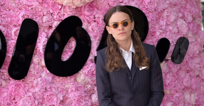   艾略特·萨姆纳 (Eliot Sumner) 在 Dior Homme 活动中