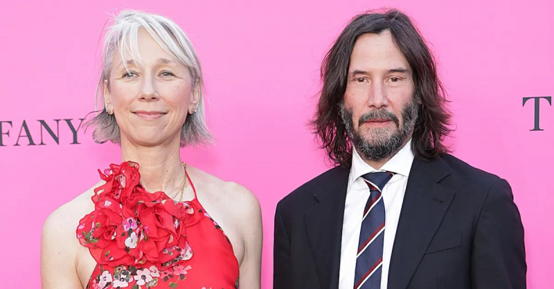 Alexandra Grant och Keanu Reeves på Moca-galan den 15 april 2023