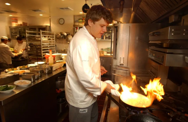 Харрисон Форд's eldest son, Benjamin, works as a chef.