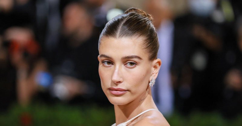 „Brownie Glazed Lip” Hailey Bieber wywołuje spore kontrowersje