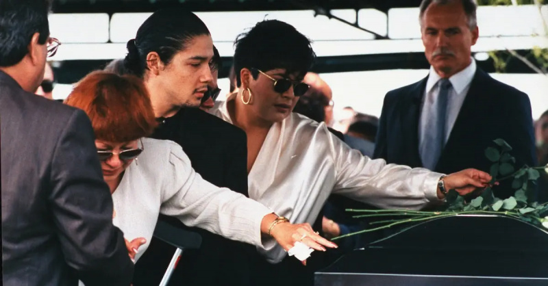 Pourquoi Yolanda Saldívar a-t-elle tiré sur Selena ? Cela dépend à qui vous demandez