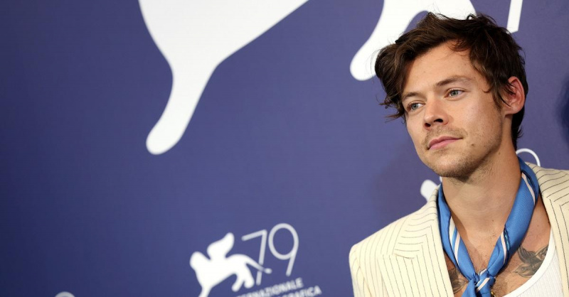 Harry Stylesi nähti New Yorgis oma rahusõrmust kandmas, kuid mida see tähendab?