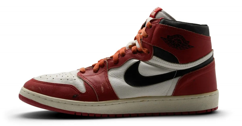 İmzalı Nike Air Jordan'lar