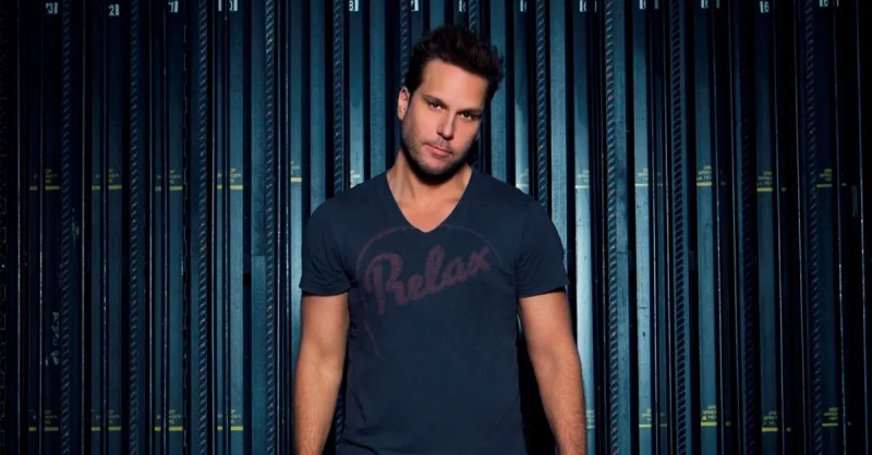 A vígjáték legendája, Dane Cook és az úttörő vállalkozó, David Meltzer „The Collab” (EXKLUZÍV) beszélget