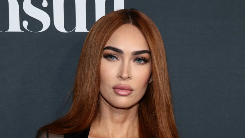 Megan Fox participa da festa de lançamento da edição de maiôs da Sports Illustrated 2023 em 18 de maio de 2023