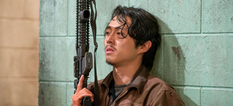   jak glenn zemřel v chodících mrtvých,proč glenn opustil chodící mrtvé,glenn zemřel chodící mrtvý sezóna 6,proč negan zabil Abrahama,v jaké epizodě zemřel glenn v sezóně 7,zabil negan glenna kvůli darylovi,proč negan zabij glenna a ne daryla,kdy abraham zemře v chodících mrtvých,proč negan zabil glenna,jaká epizoda negan zabil glenna,negan zabil glenna,proč negan zabil glenna v chodících mrtvých