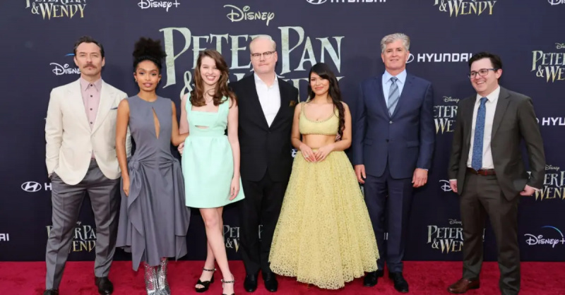 Disneyn kaikki näyttelijät's 'Peter Pan & Wendy' at the premiere in 2023.