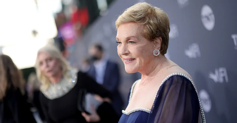 Julie Andrews ที่งาน AFI Life Achievement Awards ในปี 2022
