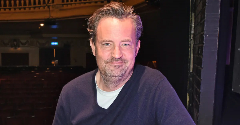 Edesmennyt suuri Matthew Perry.