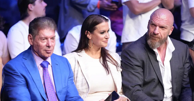 Vince McMahon, Stephanie McMahon, Paul Levesque pada tahun 2022