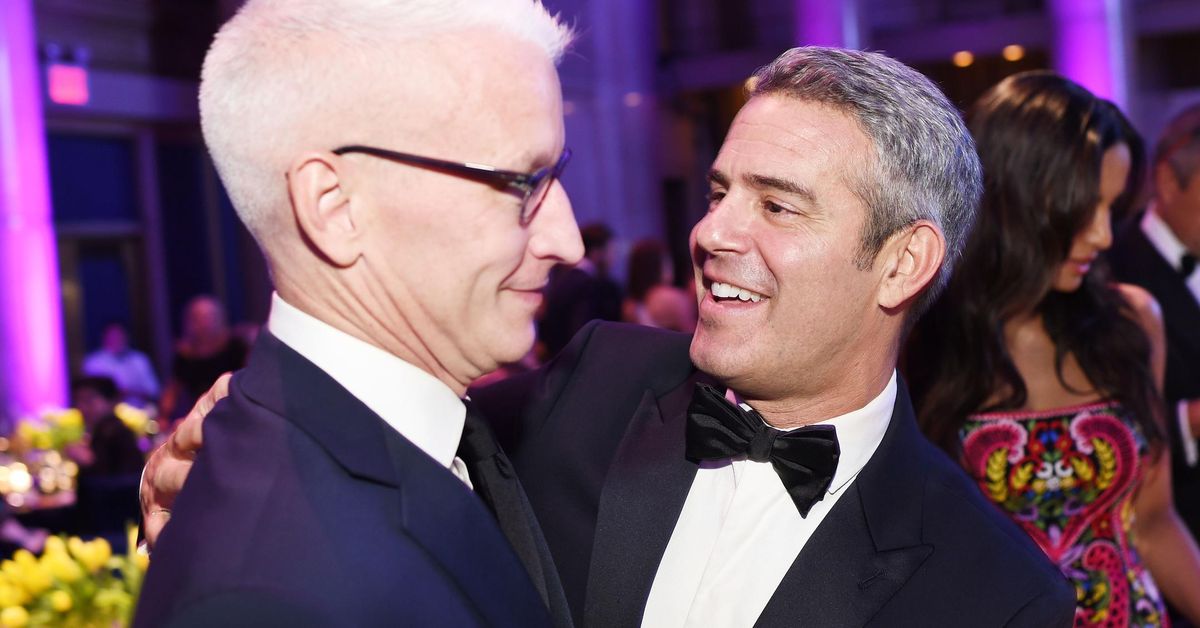 เราหมกมุ่นอยู่กับความสัมพันธ์ของ Anderson Cooper และ Andy Cohen