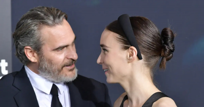 Joaquinas Phoenixas, Rooney Mara