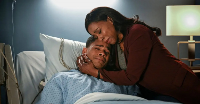   Jordan Calloway และ Karen Leblanc ใน'Fire Country'