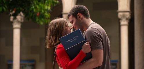   ce se întâmplă prin fereastra mea 2, prin fereastra mea Ares moare, Ares și Raquel ajung împreună în cărți, Ares moare prin fereastra mea, cine ajunge Raquel prin fereastra mea, de ce ares plânge prin fereastra mea? fereastra mea, prin fereastra mea peste mare se termină, prin fereastra mea peste mare carte, peste fereastră, peste geamul ferestrei se revarsă și revarsă sens