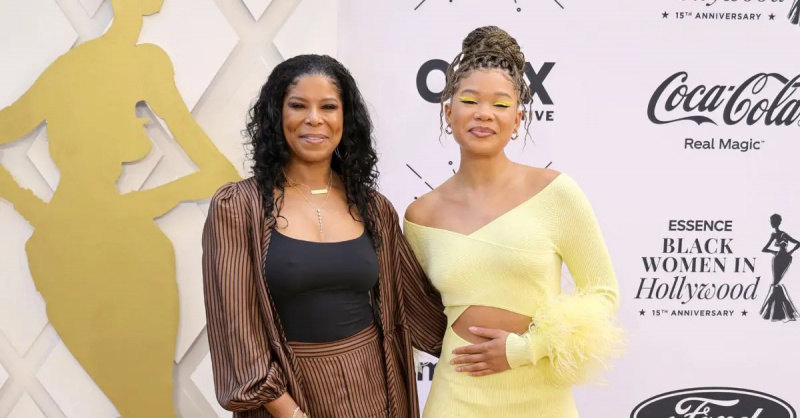 (слева направо): Робин Симпсон и дочь Сторм Рейд на мероприятии Essence Black Women in Hollywood.