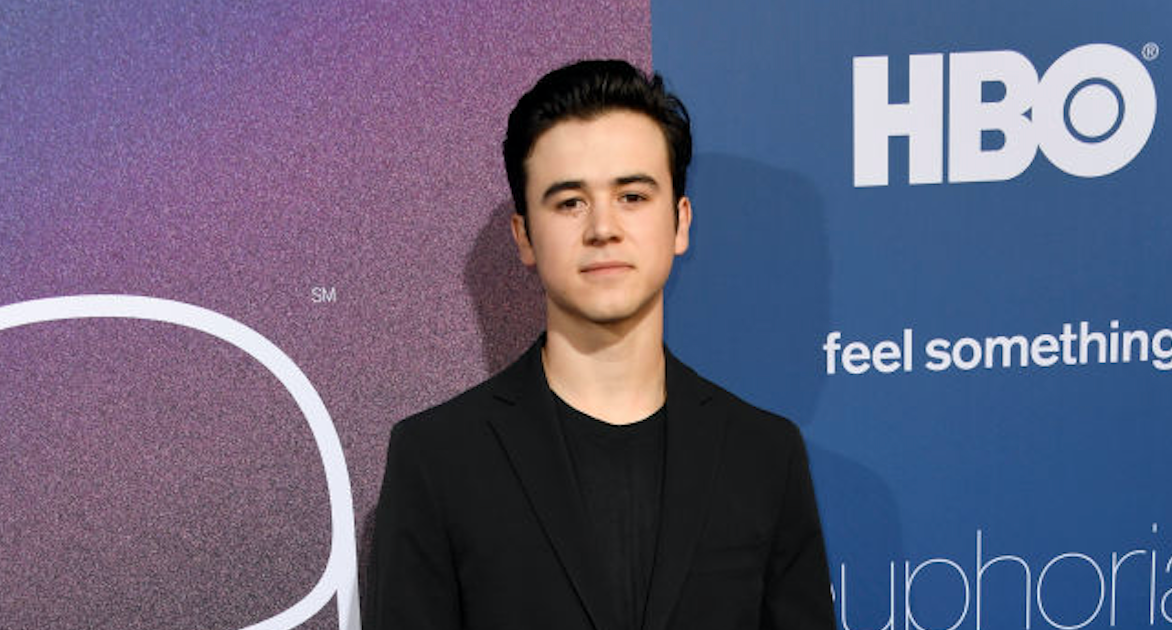 ขออภัยสุภาพสตรีและสุภาพบุรุษ แต่ไม่ปรากฏว่า Keean Johnson เป็นโสด