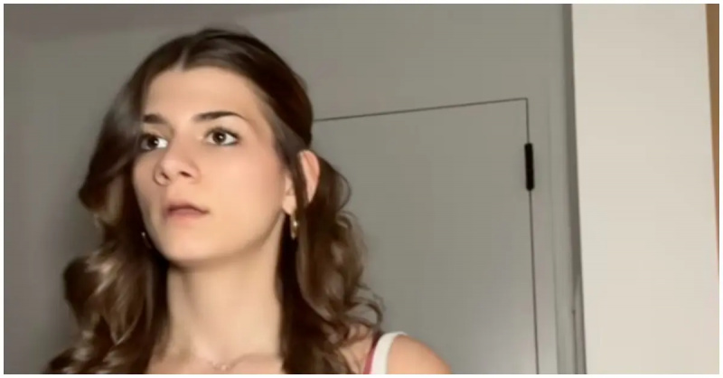 'הצ'אט הקבוצתי' היא סדרת השעון החובה של Tiktok עם טונות של מעריצים וקומו של צ'רלי פוט