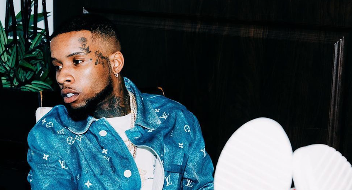 Tory Lanez, a rapper acusada de atirar no garanhão de Megan Thee, foi oficialmente acusada