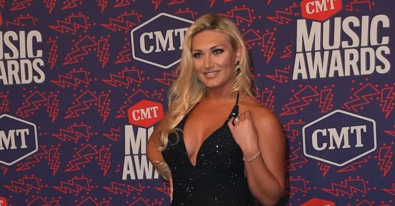 Brooke Hogan İkizleri Karşılıyor: Bir Anne Olarak Yeni Yolculuğu Hakkında Bildiğimiz Her Şey