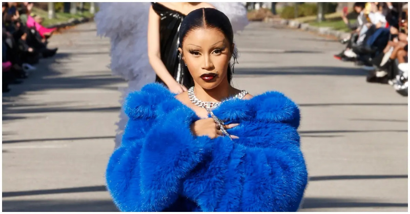 Cardi B Balenciaga'yı kapatıyor's Fall 2024 runway show