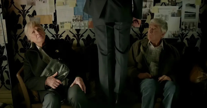 เบเนดิกต์ คัมเบอร์แบตช์'s parents guest star on 'Sherlock' as the titular character's parents.