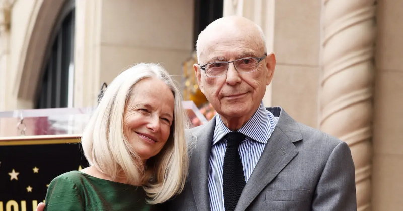 O ator vencedor do Oscar e do Tony, Alan Arkin, deixa a esposa por mais de 25 anos