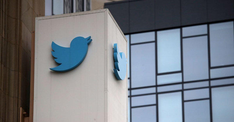 Les utilisateurs de Twitter insultent discrètement la plate-forme avec des mèmes 'Just Got Laid Off'