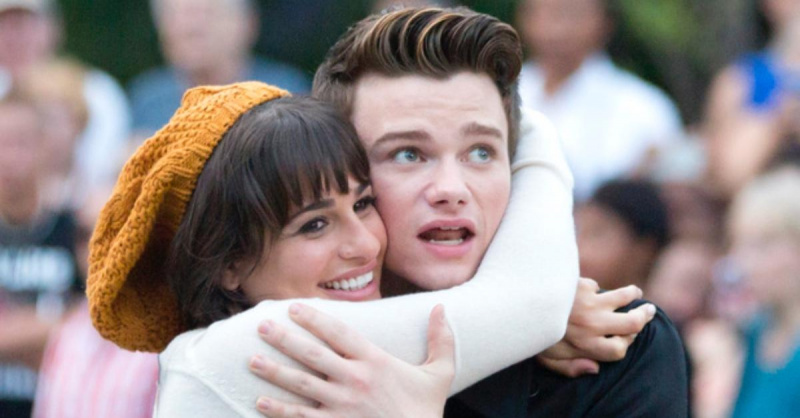 Joprojām no'Glee' starring Lea Michele as Rachel and Chris Colfer as Kurt.