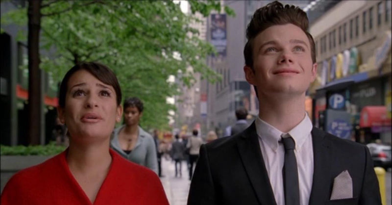 Joprojām no'Glee' starring Lea Michele as Rachel and Chris Colfer as Kurt.