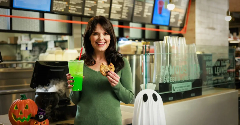   Kimberlija Dž.Brauna ar Makalisteri's Deli's new Halloween treats.