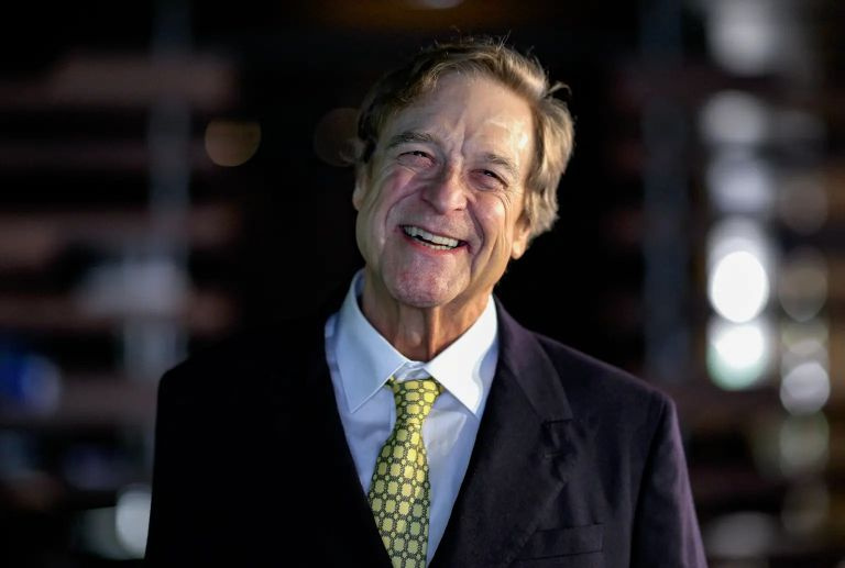 John Goodman khoe khả năng giảm cân 200 pound tại Liên hoan truyền hình Monte Carlo: Sự chuyển đổi đầy cảm hứng