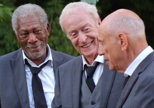   أفلام مثل الخارجين عن القانون ، وقائمة الأفلام الخارجة عن القانون ، والأفلام الكورية مثل الخارجين عن القانون ، وأفلام مثل الخارجين عن القانون في بايتاون ، وأفلام مثل الخارجين عن القانون الأمريكيين ، والأفلام مع الخارجين عن القانون في العنوان ، والأفلام مثل الحريق ، والأفلام المشابهة للفوضى